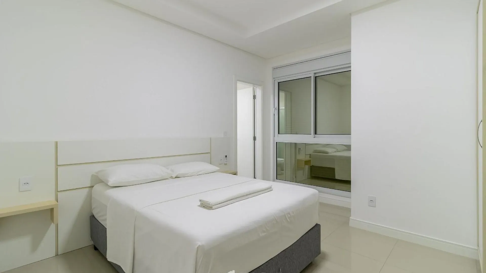 Apto C/ Churrasq 1Km Da Praia De Jurere - Les106 Florianópolis 브라질